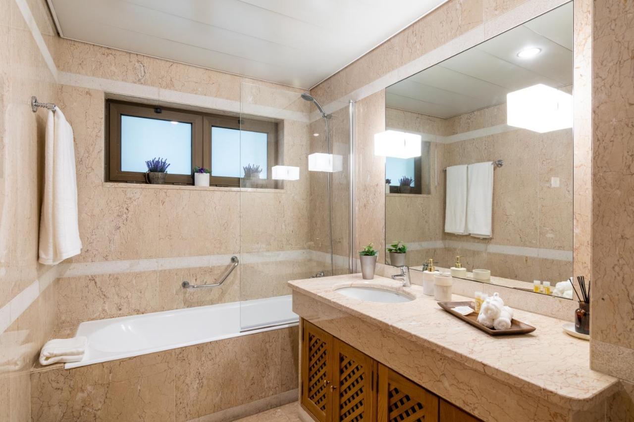 Suite 106 - Two Bedroom Apartment ฟุงชาล ภายนอก รูปภาพ